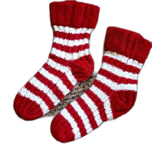 Thick Knit Red & White Striped Christmas Candy Cane Socks - Medium
